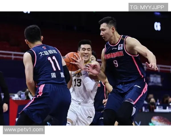 郭艾伦突破技巧解析与实战应用提升篮球运动员的个人能力与团队配合 郭艾伦突破技巧解析与实战应用提升篮球运动员的个人能力与团队配合