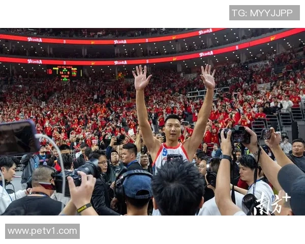 易建联公开宣布成立篮球青训基金会,致力培养更多优秀篮球人才 易建联公开宣布成立篮球青训基金会,致力培养更多优秀篮球人才